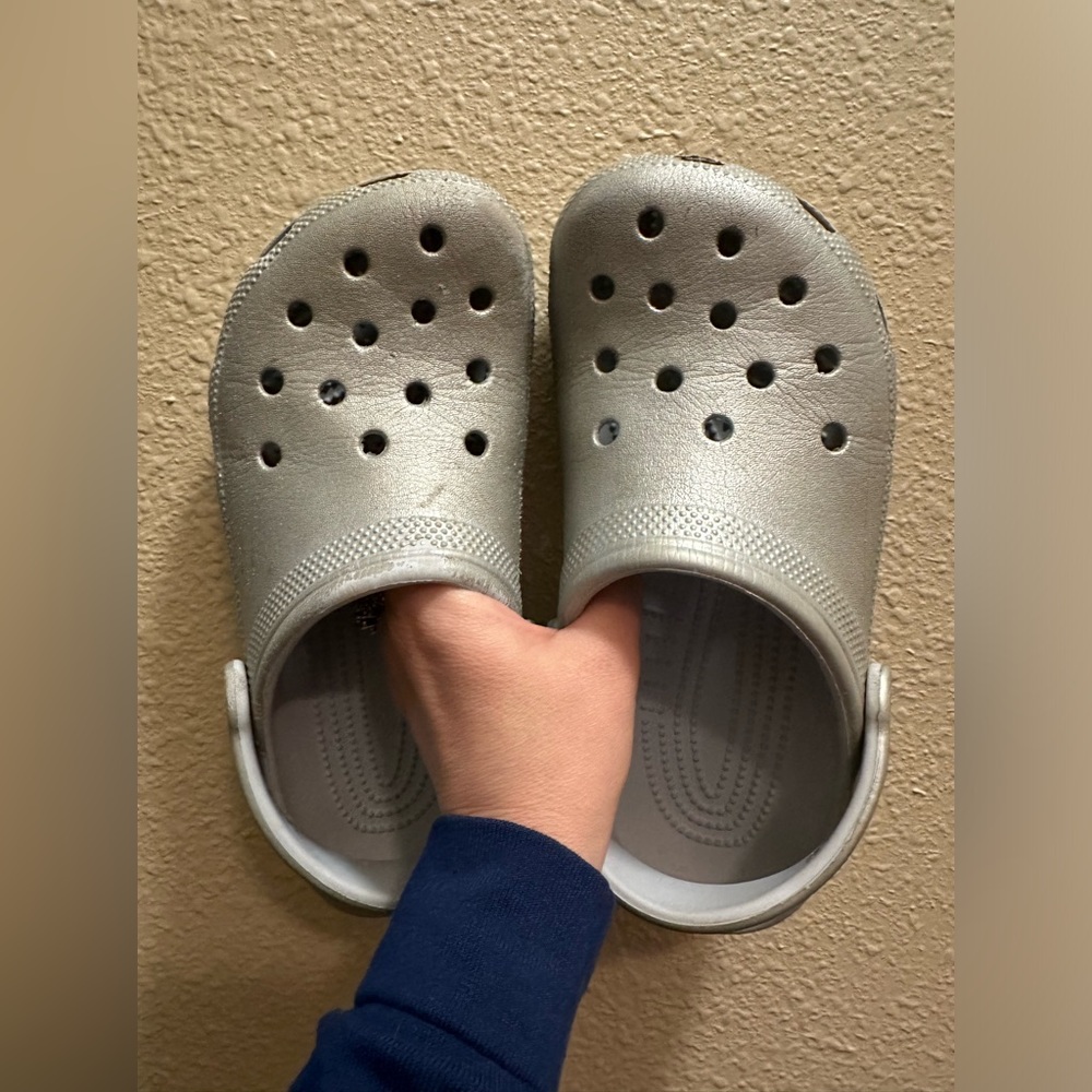 Crocs size 7